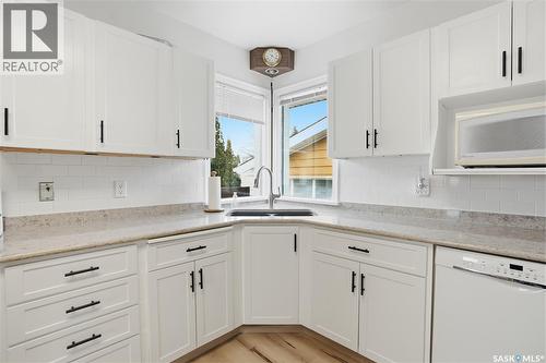 1011 Taylor Street E, Saskatoon, SK - Indoor Photo Showing Kitchen