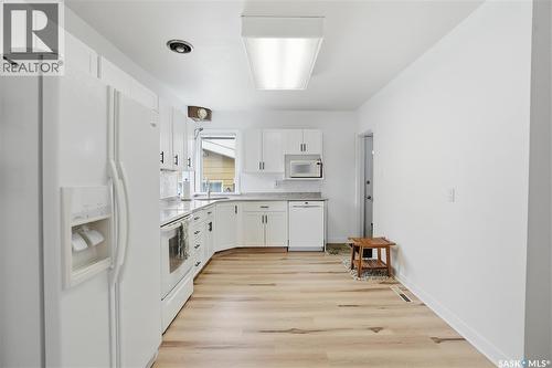 1011 Taylor Street E, Saskatoon, SK - Indoor Photo Showing Kitchen