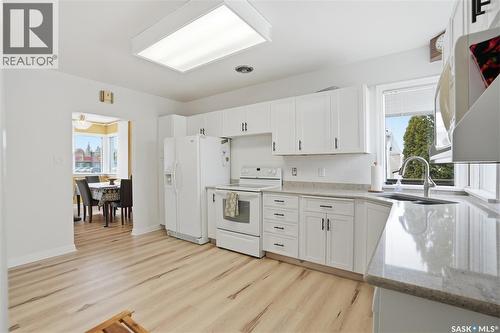1011 Taylor Street E, Saskatoon, SK - Indoor Photo Showing Kitchen With Double Sink