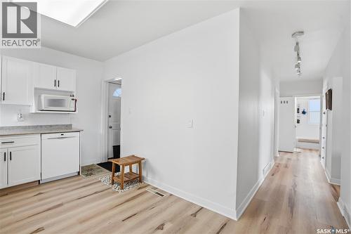 1011 Taylor Street E, Saskatoon, SK - Indoor Photo Showing Kitchen