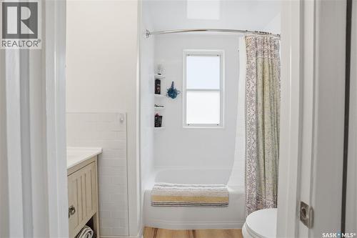 1011 Taylor Street E, Saskatoon, SK - Indoor Photo Showing Bathroom