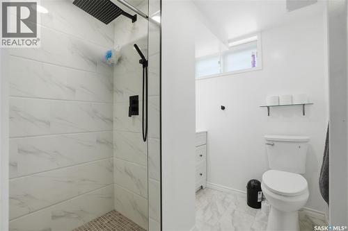 1011 Taylor Street E, Saskatoon, SK - Indoor Photo Showing Bathroom
