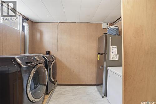 1011 Taylor Street E, Saskatoon, SK - Indoor Photo Showing Laundry Room