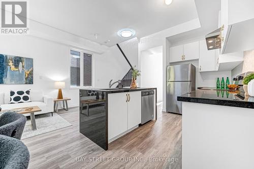27 Armillo Place, Markham, ON - Indoor Photo Showing Kitchen