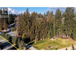 Treed lot with privacy, property lines approximate - 