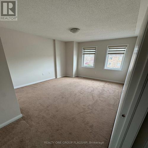 111 Higginbotham Crescent, Milton, ON - Indoor Photo Showing Other Room