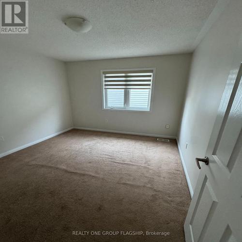 111 Higginbotham Crescent, Milton, ON - Indoor Photo Showing Other Room