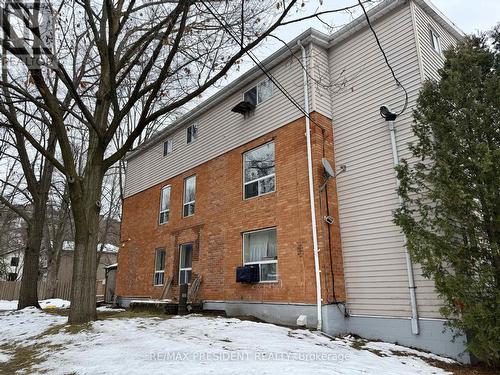 37 Bond Street S, Hamilton, ON - Outdoor With Exterior