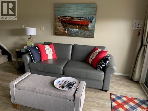 3 1250 Aaro Avenue, Elbow, SK - Indoor Photo Showing Living Room