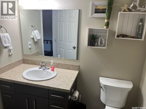 3 1250 Aaro Avenue, Elbow, SK - Indoor Photo Showing Bathroom