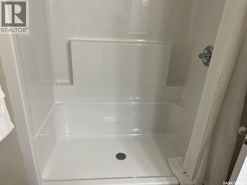 3 1250 Aaro Avenue, Elbow, SK - Indoor Photo Showing Bathroom