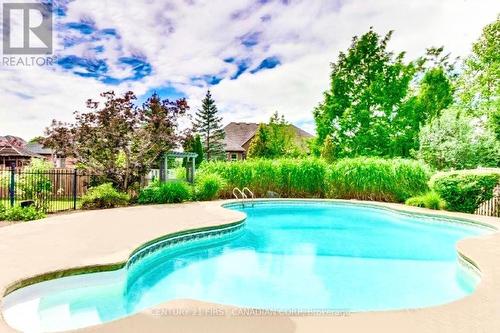 1836 Haycock Place, London North (North R), ON - Outdoor With In Ground Pool With Backyard