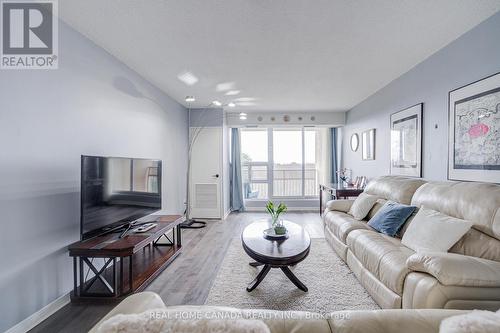 708 - 1359 White Oaks Boulevard, Oakville, ON - Indoor Photo Showing Living Room