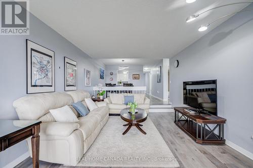 708 - 1359 White Oaks Boulevard, Oakville, ON - Indoor Photo Showing Living Room