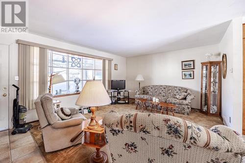 20 Rushmere Dr, Sault Ste. Marie, ON - Indoor Photo Showing Living Room