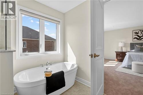 4 Beasley Grove, Ancaster, ON - Indoor Photo Showing Bathroom