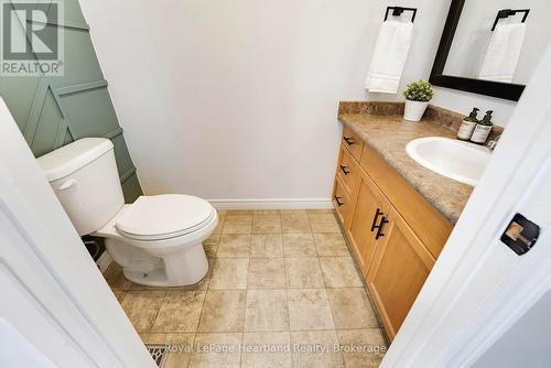 25 Lee Crescent, Goderich (Goderich (Town)), ON - Indoor Photo Showing Bathroom