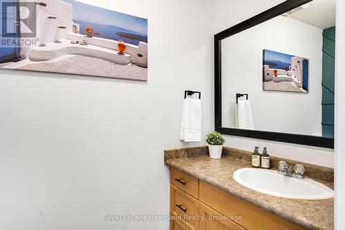 25 Lee Crescent, Goderich (Goderich (Town)), ON - Indoor Photo Showing Bathroom