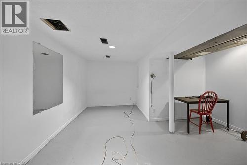 144 Hunter Street W, Hamilton, ON - Indoor Photo Showing Other Room