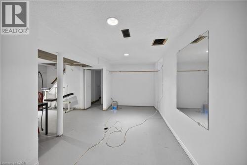 144 Hunter Street W, Hamilton, ON - Indoor Photo Showing Other Room