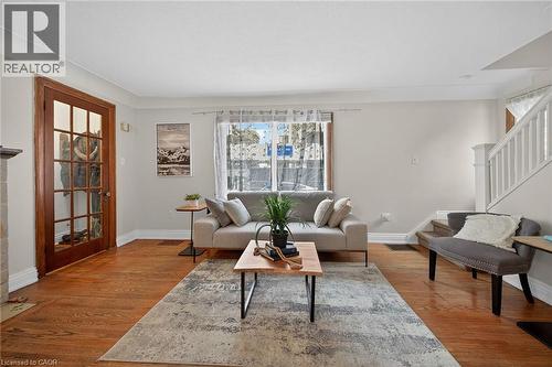 144 Hunter Street W, Hamilton, ON - Indoor Photo Showing Living Room