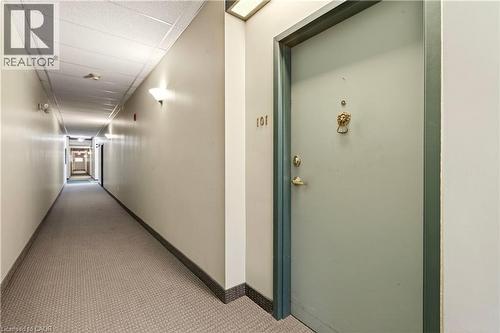 8 Main Street Unit# 101, Dundas, ON - Indoor Photo Showing Other Room