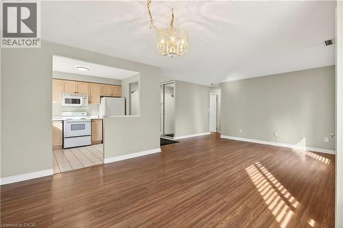 8 Main Street Unit# 101, Dundas, ON - Indoor Photo Showing Kitchen