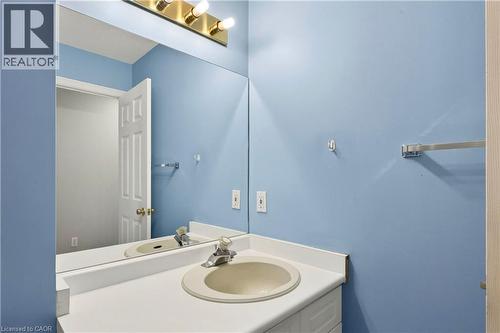 8 Main Street Unit# 101, Dundas, ON - Indoor Photo Showing Bathroom
