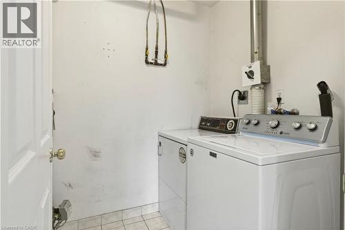 8 Main Street Unit# 101, Dundas, ON - Indoor Photo Showing Laundry Room