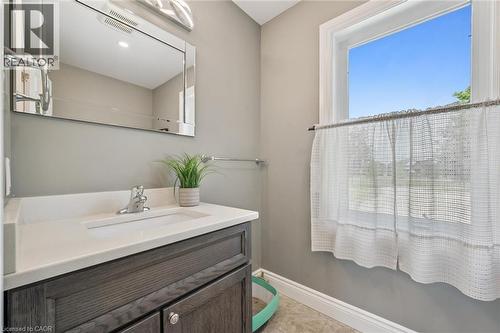 100 Harris Crescent, Mount Forest, ON - Indoor Photo Showing Bathroom