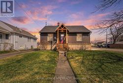 103 CLARE AVENUE Port Colborne (Sugarloaf), ON L3K 5H6