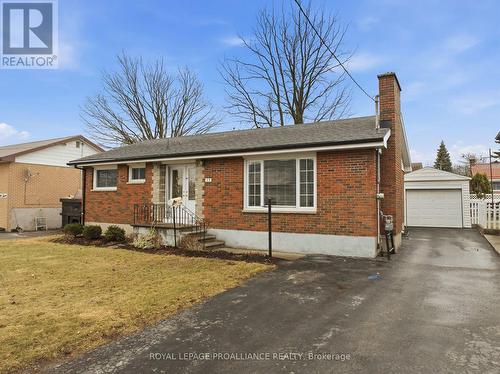 35 KING GEORGE SQUARE  Belleville (Belleville Ward), ON K8P 2A7