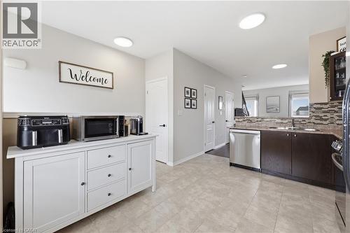 170 Dewitt Road Unit# 6, Hamilton, ON - Indoor Photo Showing Kitchen