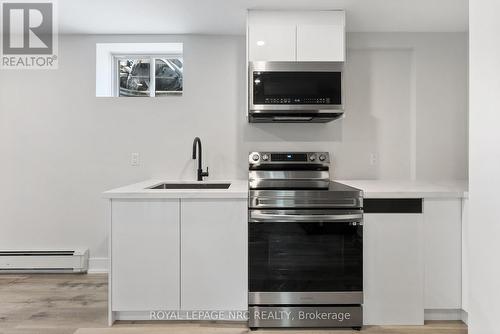 318 River Road, Welland (Welland Downtown), ON - Indoor Photo Showing Kitchen