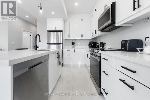318 River Road, Welland (Welland Downtown), ON - Indoor Photo Showing Kitchen With Upgraded Kitchen