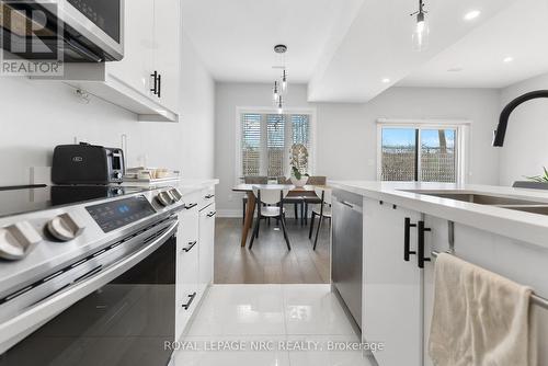 318 River Road, Welland (Welland Downtown), ON - Indoor Photo Showing Kitchen With Double Sink
