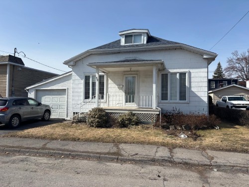 49 Rue Joron  Salaberry-De-Valleyfield, QC J6S 3P4