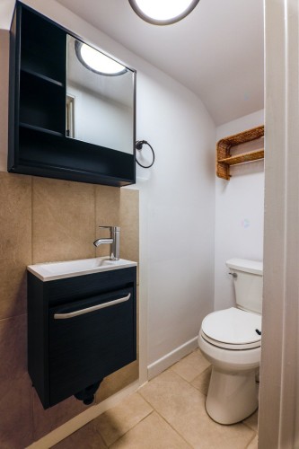 Salle de bains - 10264 Av. Merritt, Montréal (Ahuntsic-Cartierville), QC - Indoor Photo Showing Bathroom