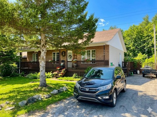 324 Rue Bertrand  Gatineau (Buckingham), QC J8L 3N7