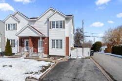 142 Rue Henri-Angers Laval (Sainte-Rose), QC H7L 5T1