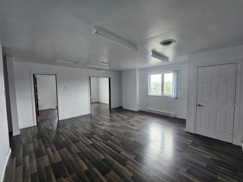 Bureau - 103-933 Rue St-Michel, Terrebonne (Terrebonne), QC - Indoor Photo Showing Other Room