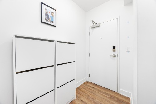 Hall d'entrée/Vestibule - 211-1200 Rue Crescent, Montréal (Ville-Marie), QC - Indoor Photo Showing Other Room