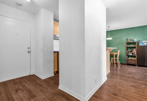 Mud Room - 303-5700 Ch. De Chambly, Longueuil (Saint-Hubert), QC - Indoor Photo Showing Other Room