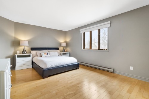 Chambre à coucher principale - 1 Rue Du Sphinx, Kirkland, QC - Indoor Photo Showing Bedroom