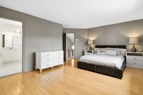 Chambre à coucher principale - 1 Rue Du Sphinx, Kirkland, QC - Indoor Photo Showing Bedroom