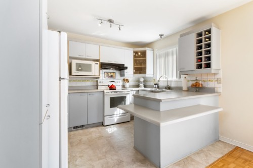 Cuisine - 1 Rue Du Sphinx, Kirkland, QC - Indoor Photo Showing Kitchen