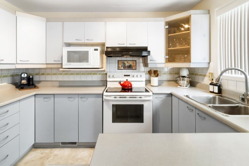 Cuisine - 1 Rue Du Sphinx, Kirkland, QC - Indoor Photo Showing Kitchen With Double Sink
