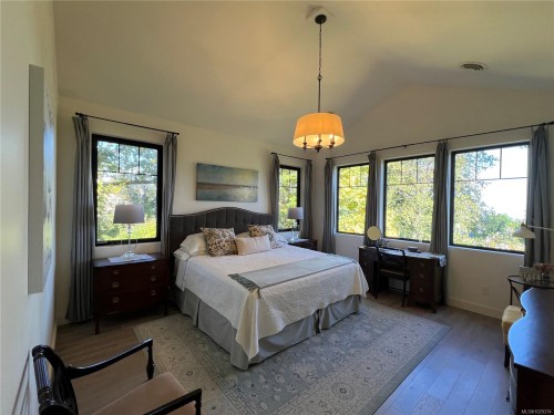3943 Dillman Rd, Campbell River, BC 