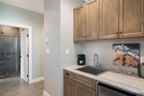 3943 Dillman Rd, Campbell River, BC 