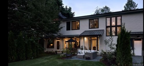3943 Dillman Rd, Campbell River, BC 